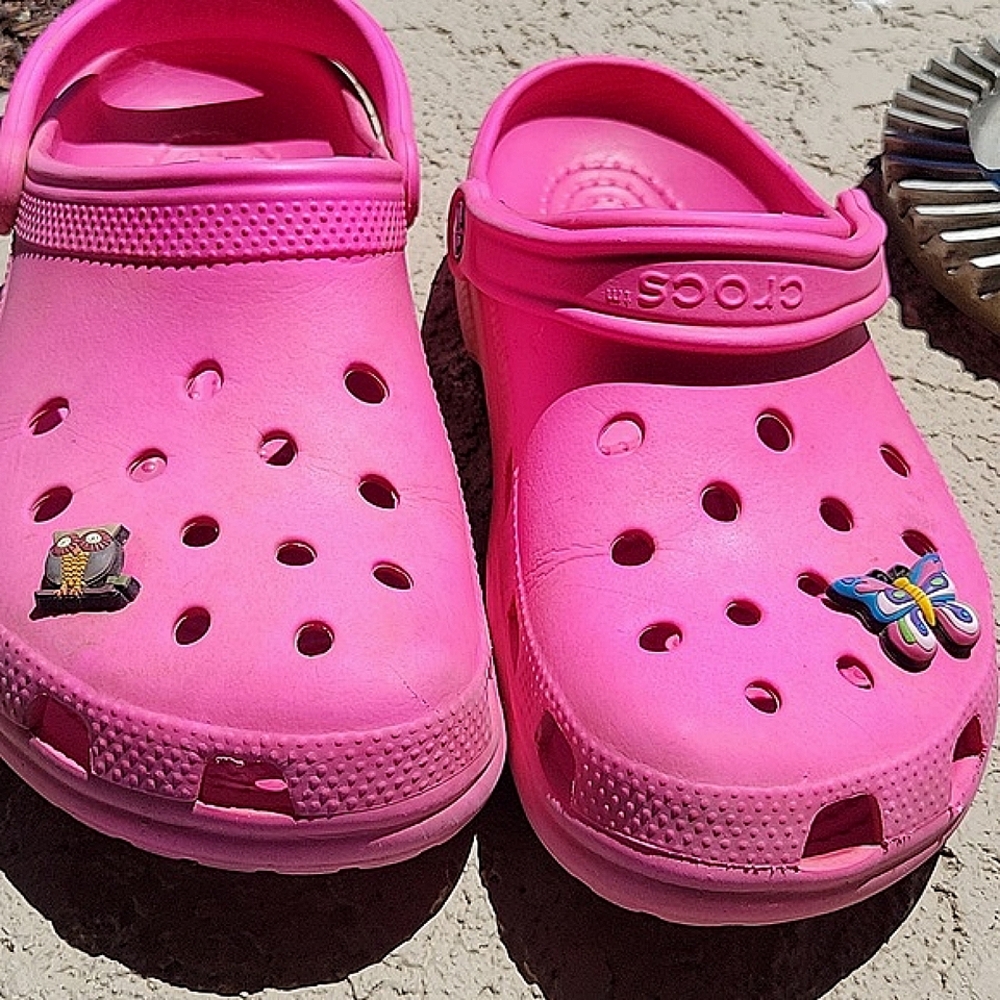 Pink CROCS - Picture 2 of 7